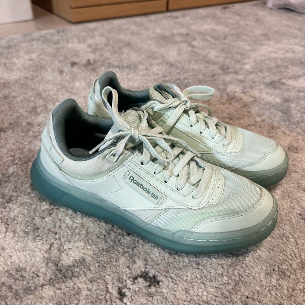 👟Reebok Mint Green Sneakers